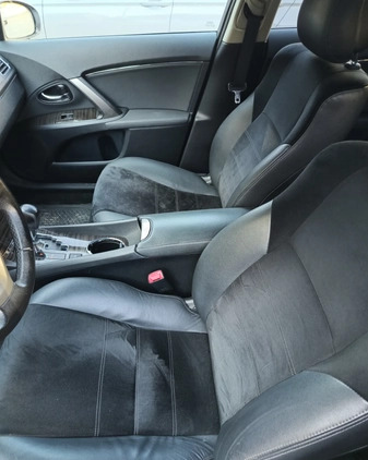 Toyota Avensis cena 36900 przebieg: 214000, rok produkcji 2013 z Warszawa małe 67
